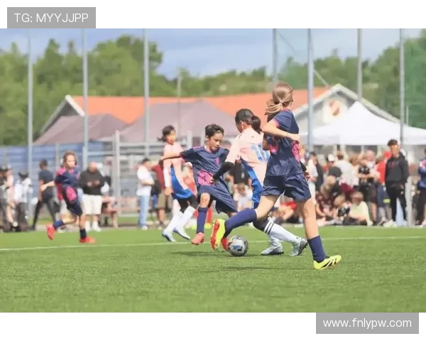 足球比赛直播泡泡带你领略精彩赛事瞬间与球迷互动乐趣 足球比赛直播泡泡带你领略精彩赛事瞬间与球迷互动乐趣