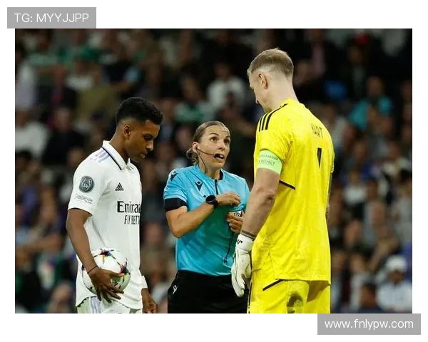 足球比赛直播女主播的魅力与挑战揭秘,如何在赛场上赢得观众的心 足球比赛直播女主播的魅力与挑战揭秘,如何在赛场上赢得观众的心