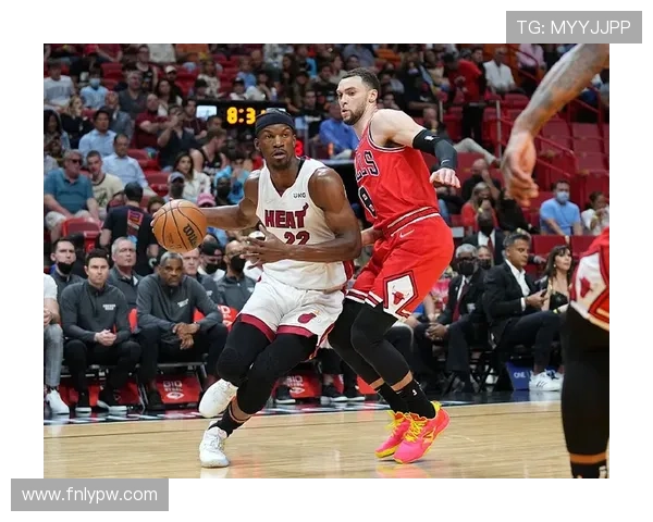 迪班萨火力全开持球猛攻再成焦点季前赛轰下18分8板3盖帽展现统治力